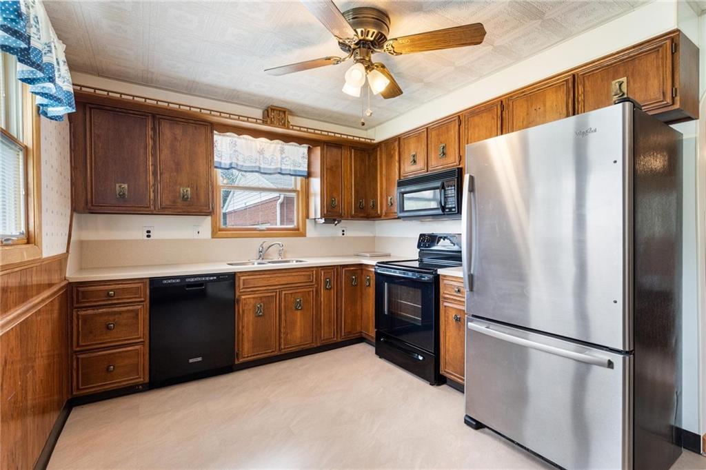 417 Holt Road Aliquippa, PA 15001 - Photo 4 of 25 Gallery Image 4