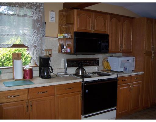 36 Colburn Road Reading, MA 01867 - Photo 3 of 12 Gallery Image 3