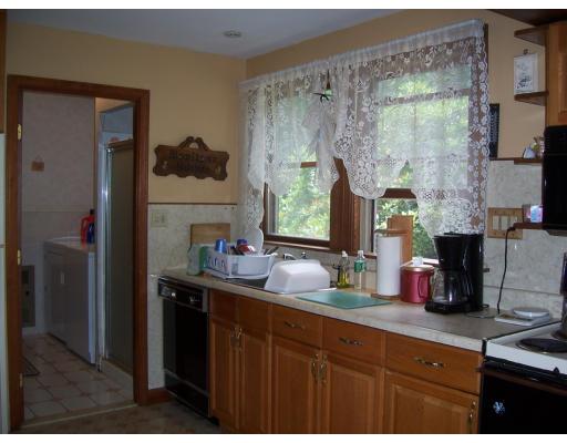 36 Colburn Road Reading, MA 01867 - Photo 4 of 12 Gallery Image 4