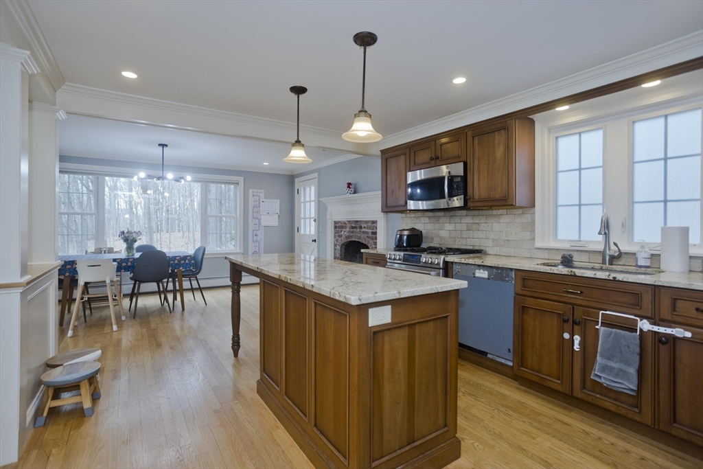 233 Franklin Road Longmeadow, MA 01106 - Photo 15 of 37
