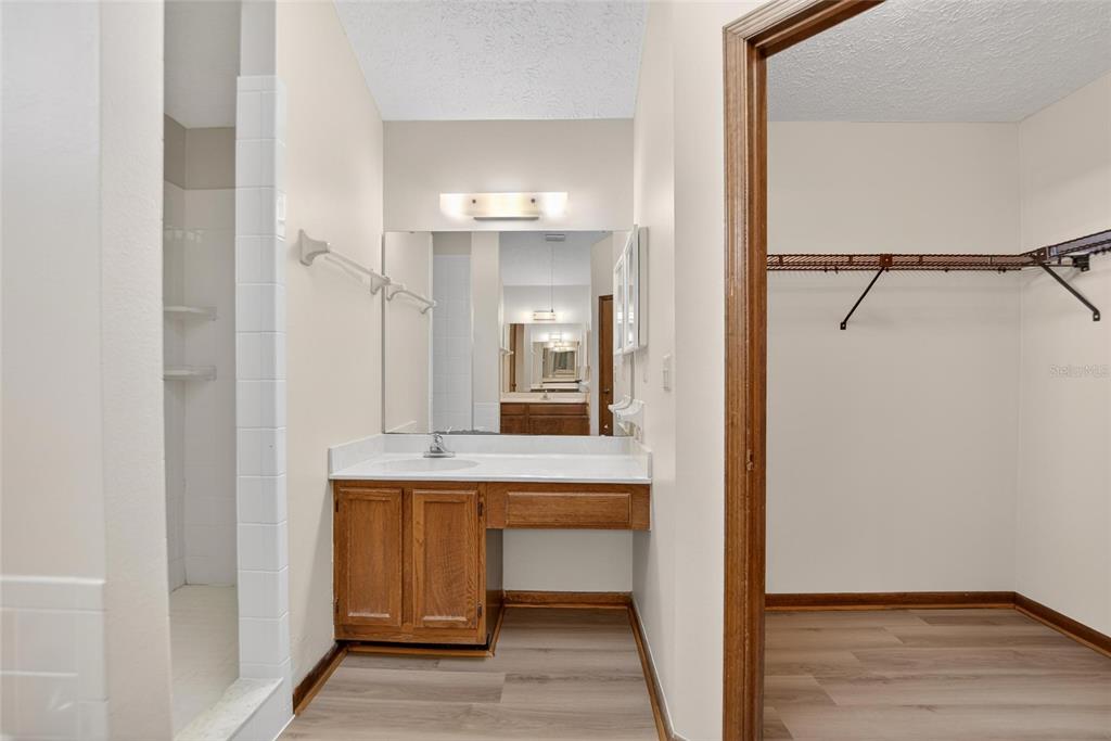 4207 Spring Way Circle Valrico, FL 33596 - Photo 15 of 33