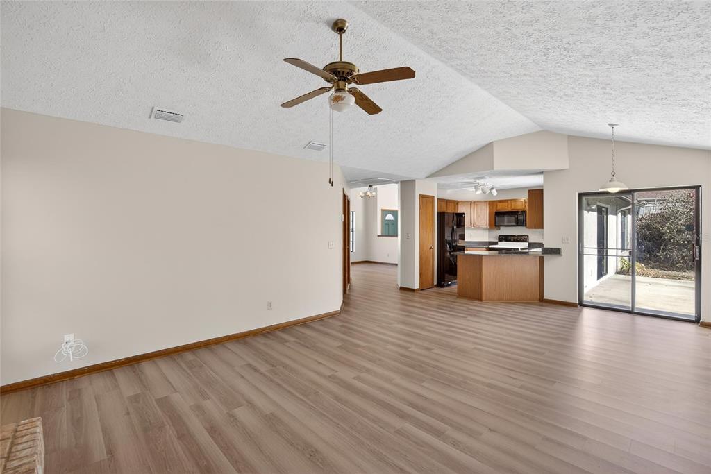 4207 Spring Way Circle Valrico, FL 33596 - Photo 18 of 33