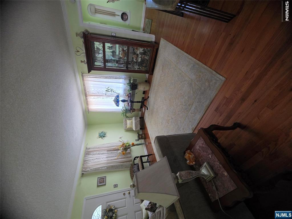 355 Rochelle Avenue Rochelle Park, NJ 07662 - Photo 10 of 21