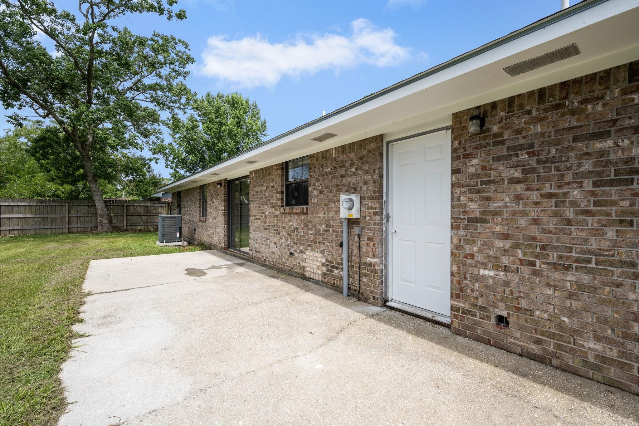610 East Gate Circle Foley, AL 36535 - Photo 28 of 34