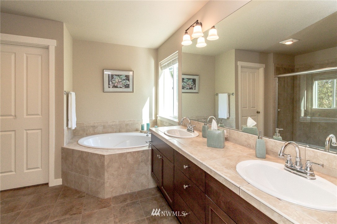 266 Elma Court Northeast Renton, WA 98059 - Photo 16 of 25 Gallery Image 16