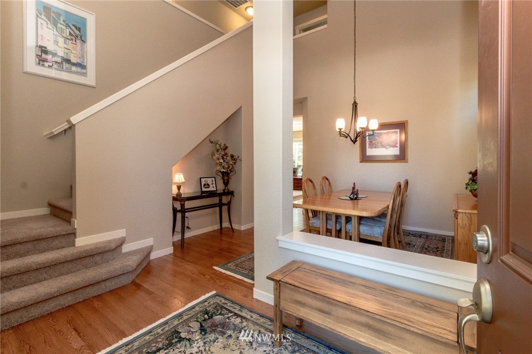266 Elma Court Northeast Renton, WA 98059 - Photo 3 of 25 Gallery Image 3