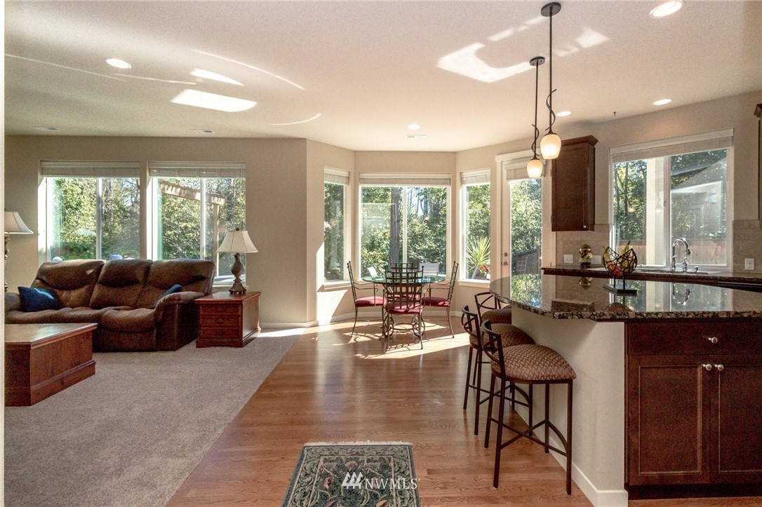266 Elma Court Northeast Renton, WA 98059 - Photo 4 of 25 Gallery Image 4