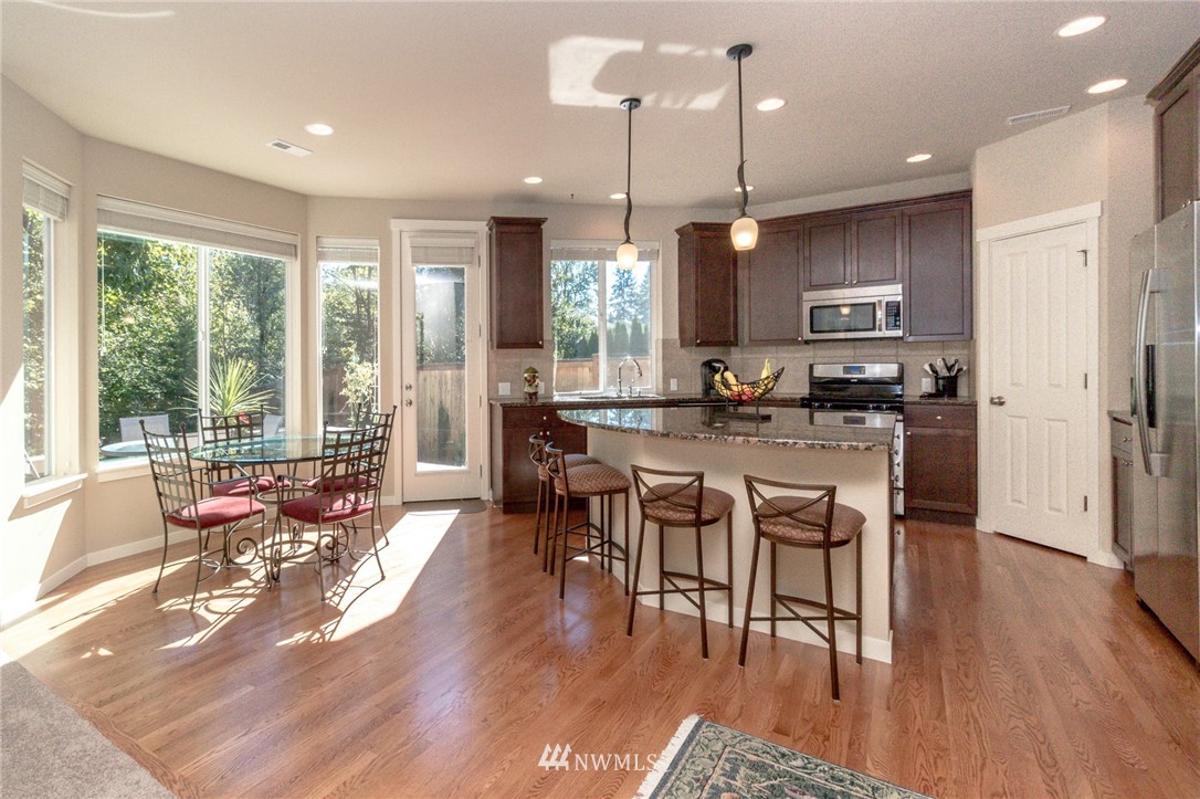 266 Elma Court Northeast Renton, WA 98059 - Photo 5 of 25 Gallery Image 5