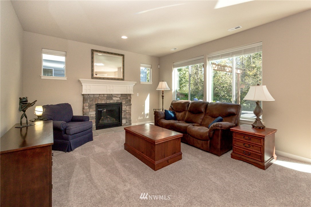 266 Elma Court Northeast Renton, WA 98059 - Photo 9 of 25 Gallery Image 9