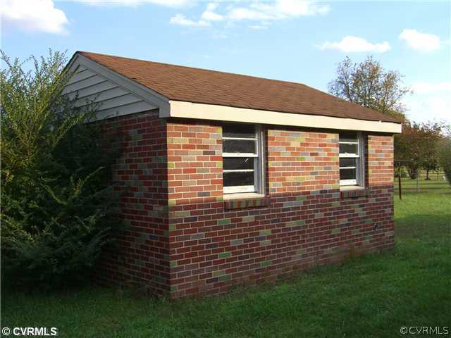 20613 Church Road Petersburg, VA 23803 - Photo 10 of 11 Other - Workshop with electricity