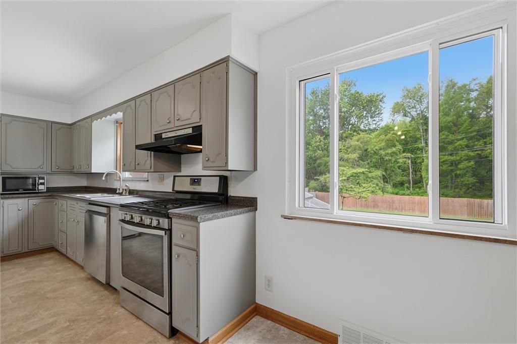 2659 River Road Vandergrift, PA 15690 - Photo 18 of 49
