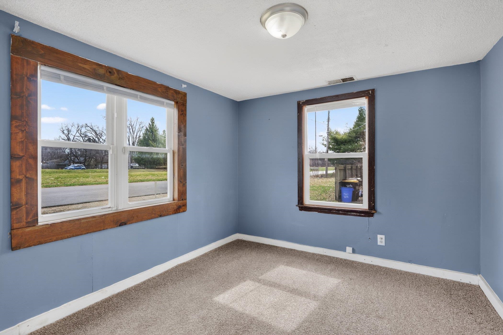 2120 Belden Street Rockford, IL 61101 - Photo 19 of 22 an empty room with windows