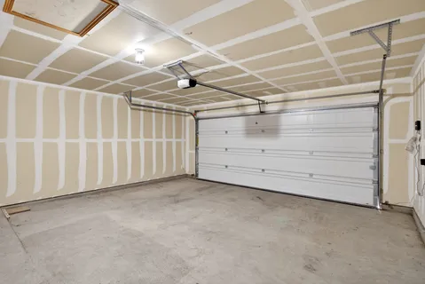 $2,050 | 2010 Langdale Lane, Austin, TX 78754