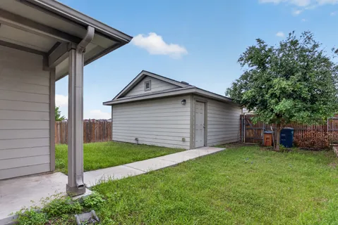 $2,050 | 2010 Langdale Lane, Austin, TX 78754