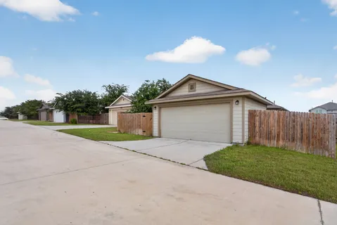 $2,050 | 2010 Langdale Lane, Austin, TX 78754