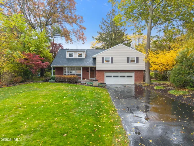 $565,000 | 2505 Whamer Lane, Niskayuna, NY 12309