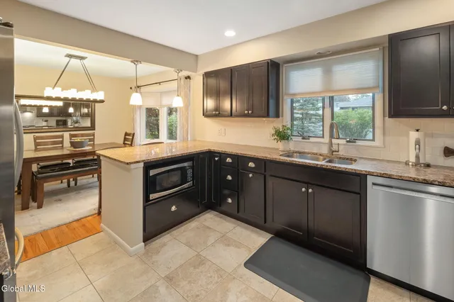 $565,000 | 2505 Whamer Lane, Niskayuna, NY 12309