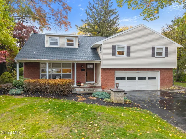 $565,000 | 2505 Whamer Lane, Niskayuna, NY 12309