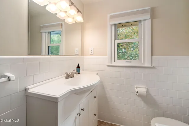 $565,000 | 2505 Whamer Lane, Niskayuna, NY 12309