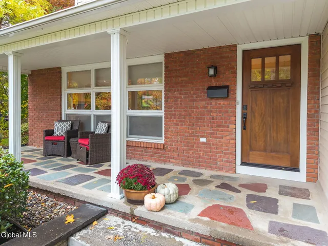 $565,000 | 2505 Whamer Lane, Niskayuna, NY 12309