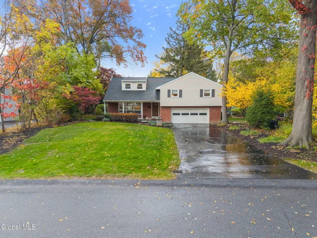 $565,000 | 2505 Whamer Lane, Niskayuna, NY 12309
