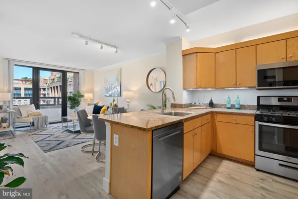 $2,700 | 631 D Street Northwest, Unit 1136, Washington, DC 20004