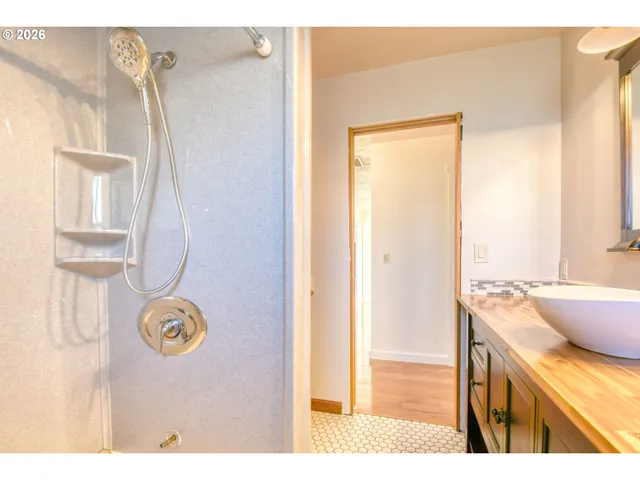 $598,000 | 71642 Southwest Park Lane, Pendleton, OR 97801