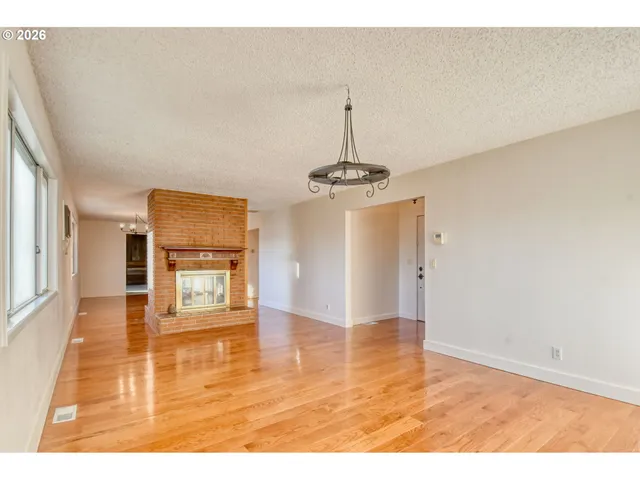 $598,000 | 71642 Southwest Park Lane, Pendleton, OR 97801