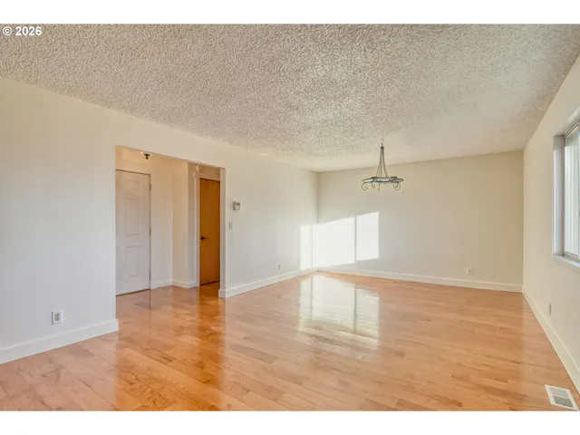 $598,000 | 71642 Southwest Park Lane, Pendleton, OR 97801