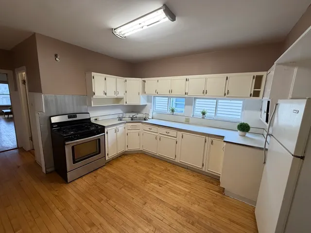 $1,500 | 5252 North Ludlam Avenue, Unit 2, Chicago, IL 60630