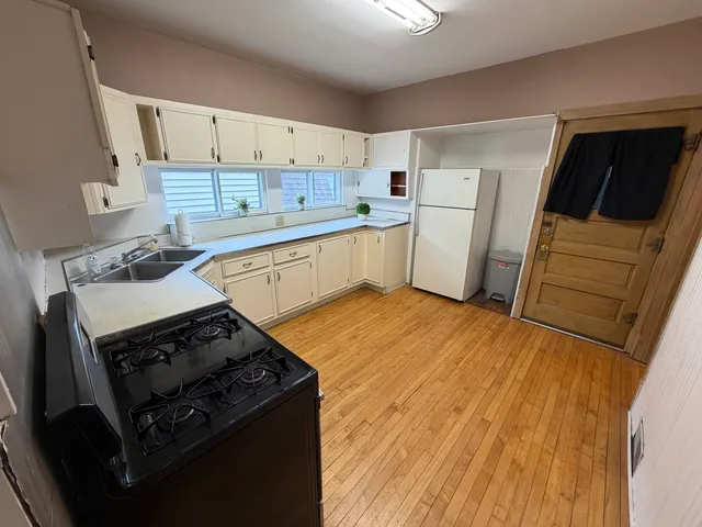 $1,500 | 5252 North Ludlam Avenue, Unit 2, Chicago, IL 60630