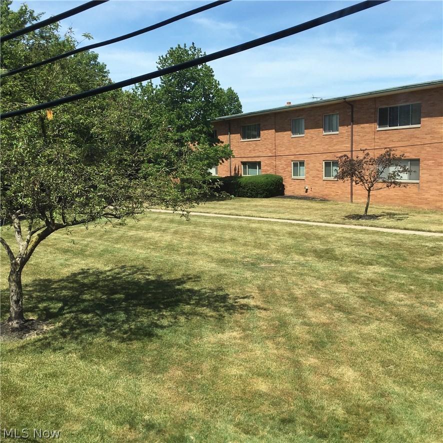 1736 Wagar Road, Unit 202A Rocky River, OH 44116 - Photo 2 of 24
