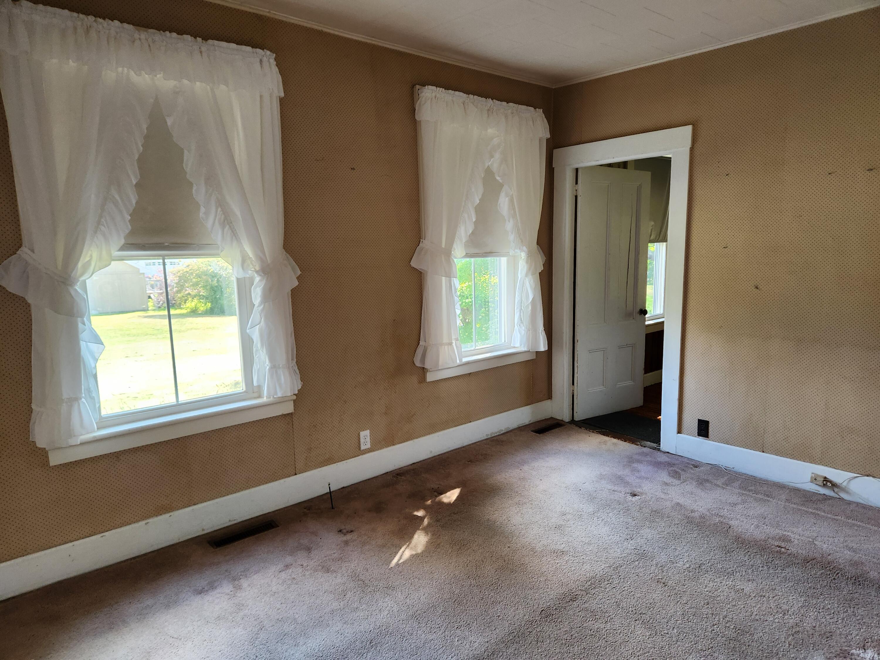 217 Waldoboro Road Jefferson, ME 04348 - Photo 9 of 22 PierceLR2