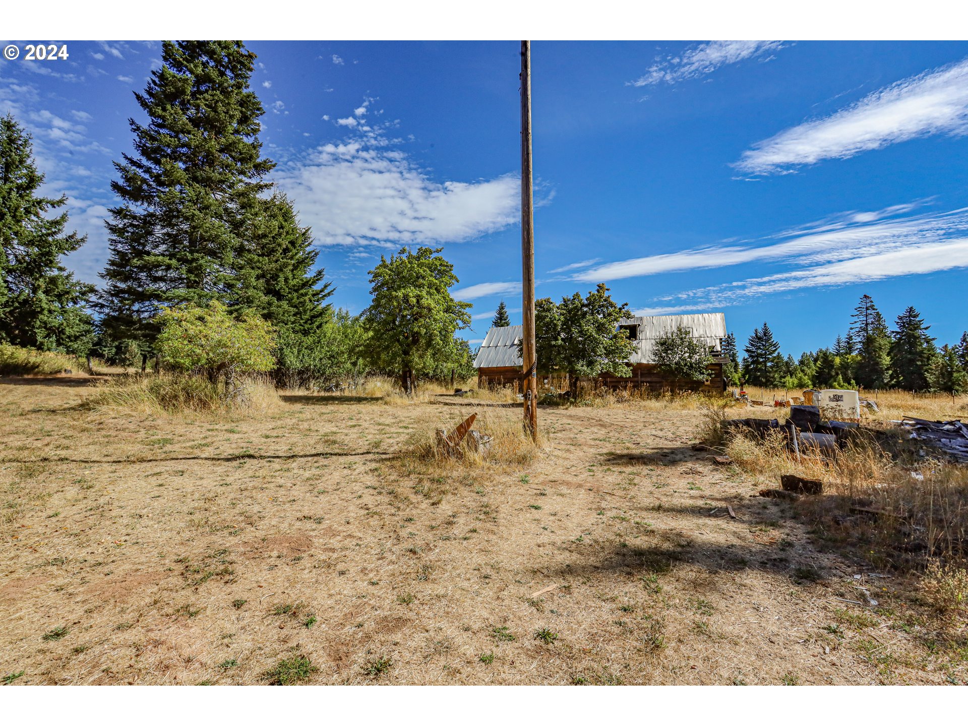 1240 Canyon Road Appleton, WA 98602 - Photo 14 of 39 Barn
