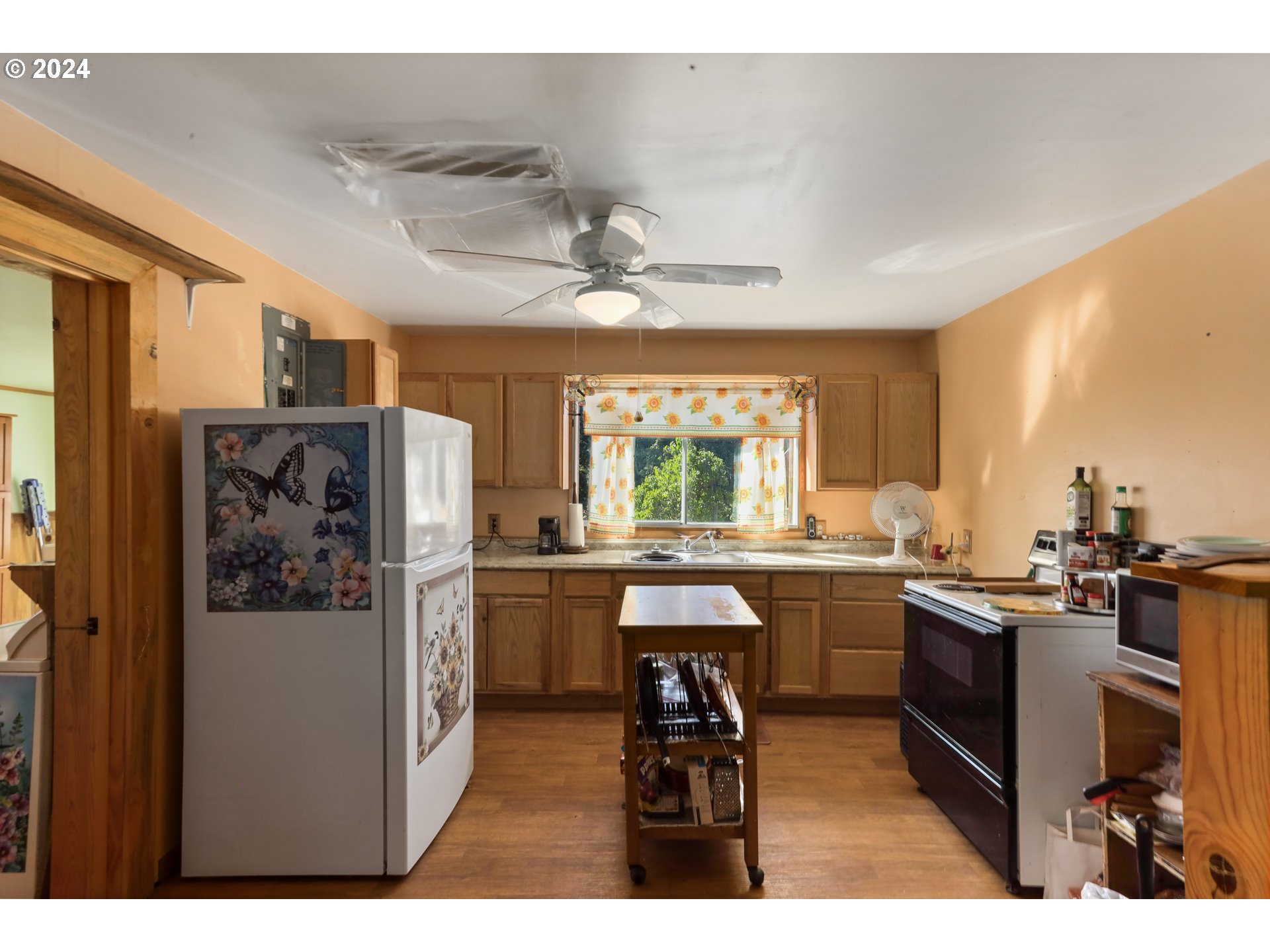 1240 Canyon Road Appleton, WA 98602 - Photo 29 of 39 Kitchen