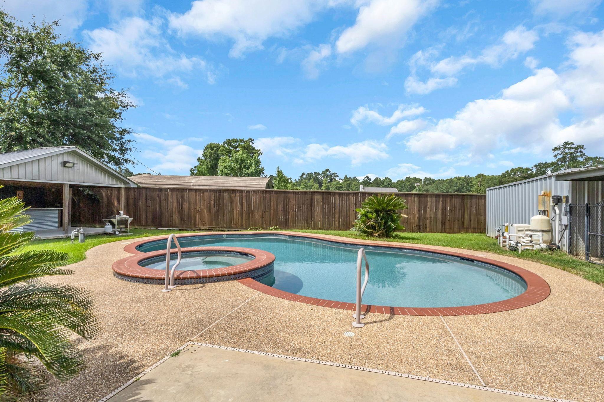 2275 Belfast Way Vidor, TX 77662 - Photo 34 of 45