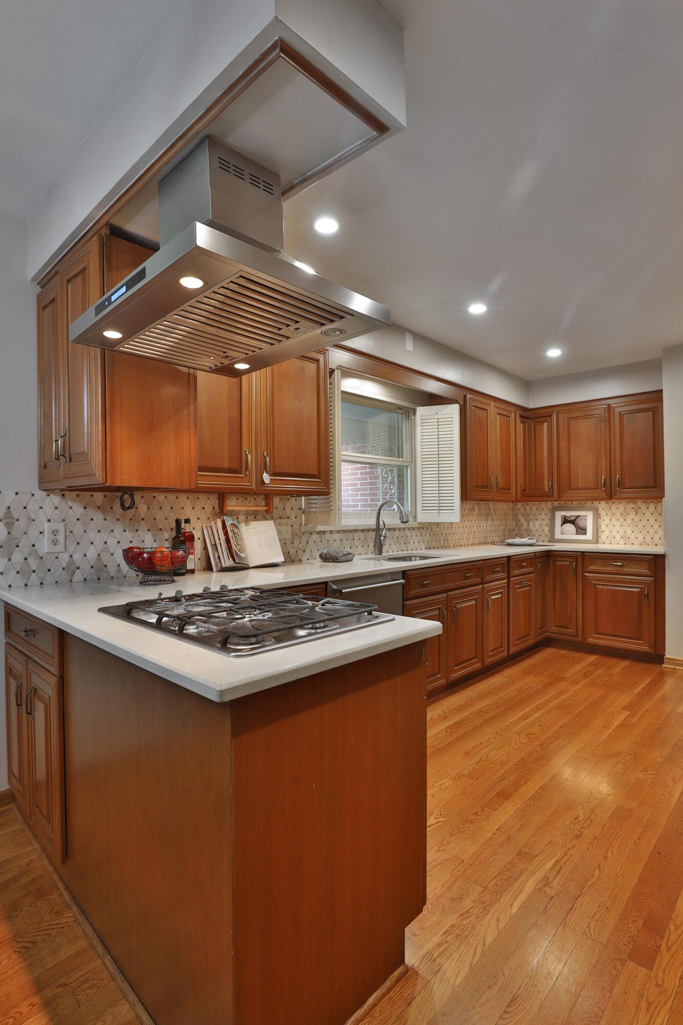 1348 Haddon Road Columbus, OH 43209 - Photo 16 of 71