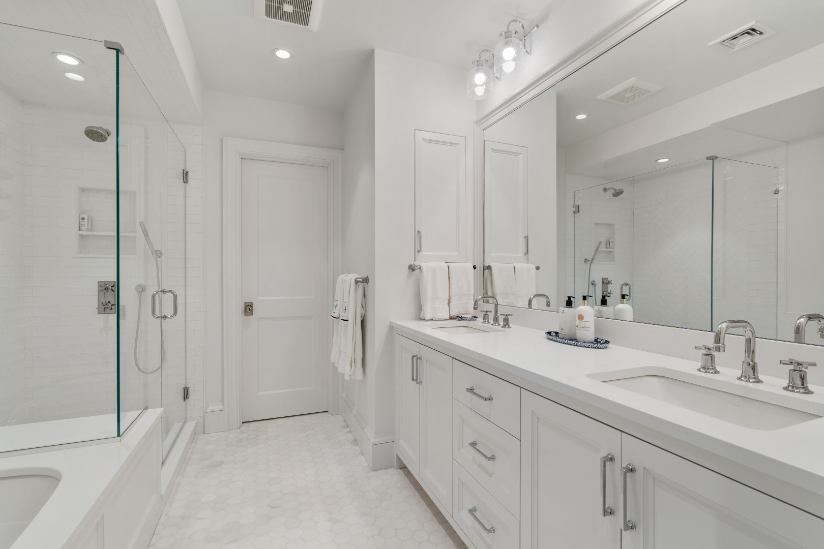 35 Burnell Street Nantucket, MA 02554 - Photo 34 of 48