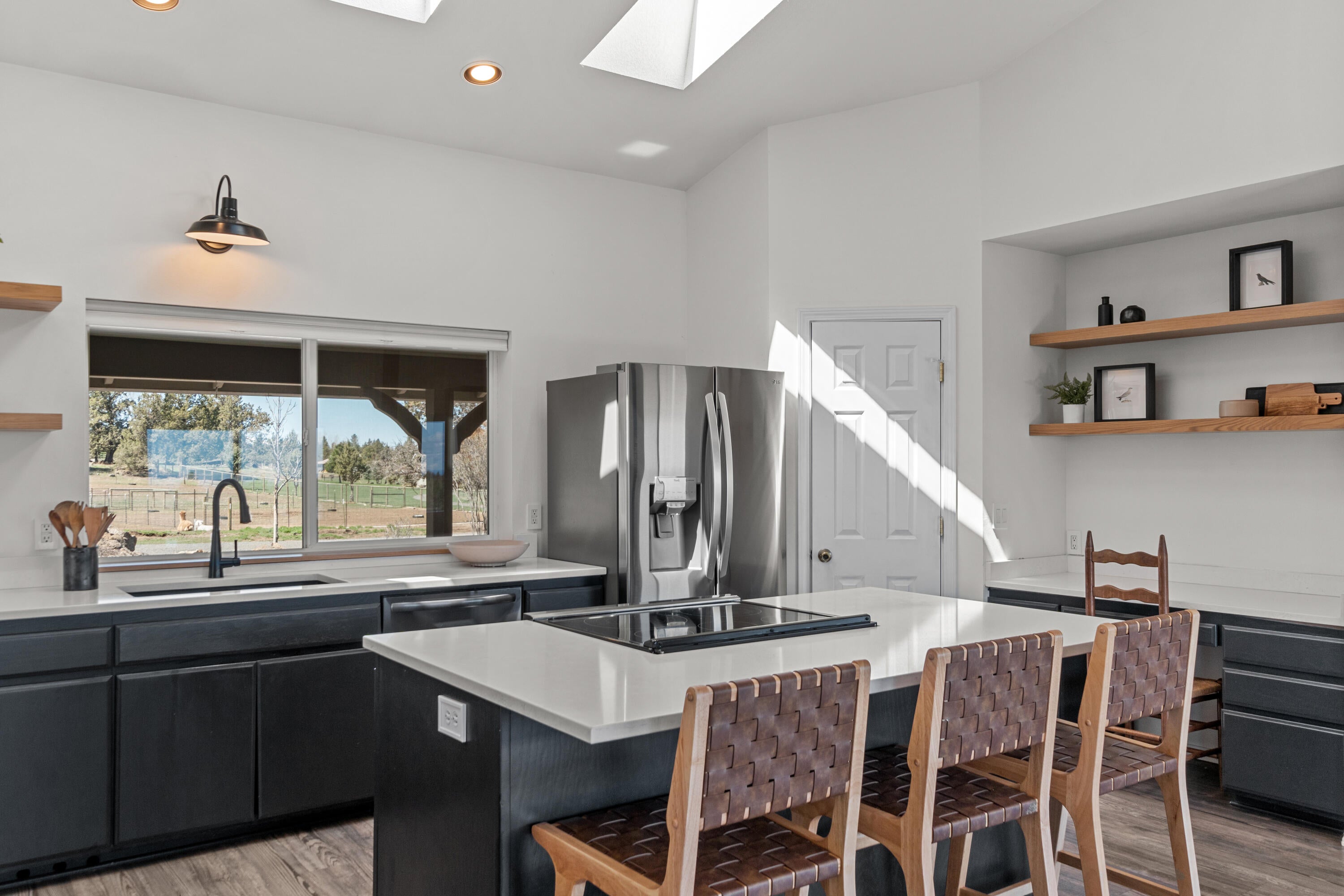 61265 Ward Road Bend, OR 97702 - Photo 11 of 66 94-print-DSC04603