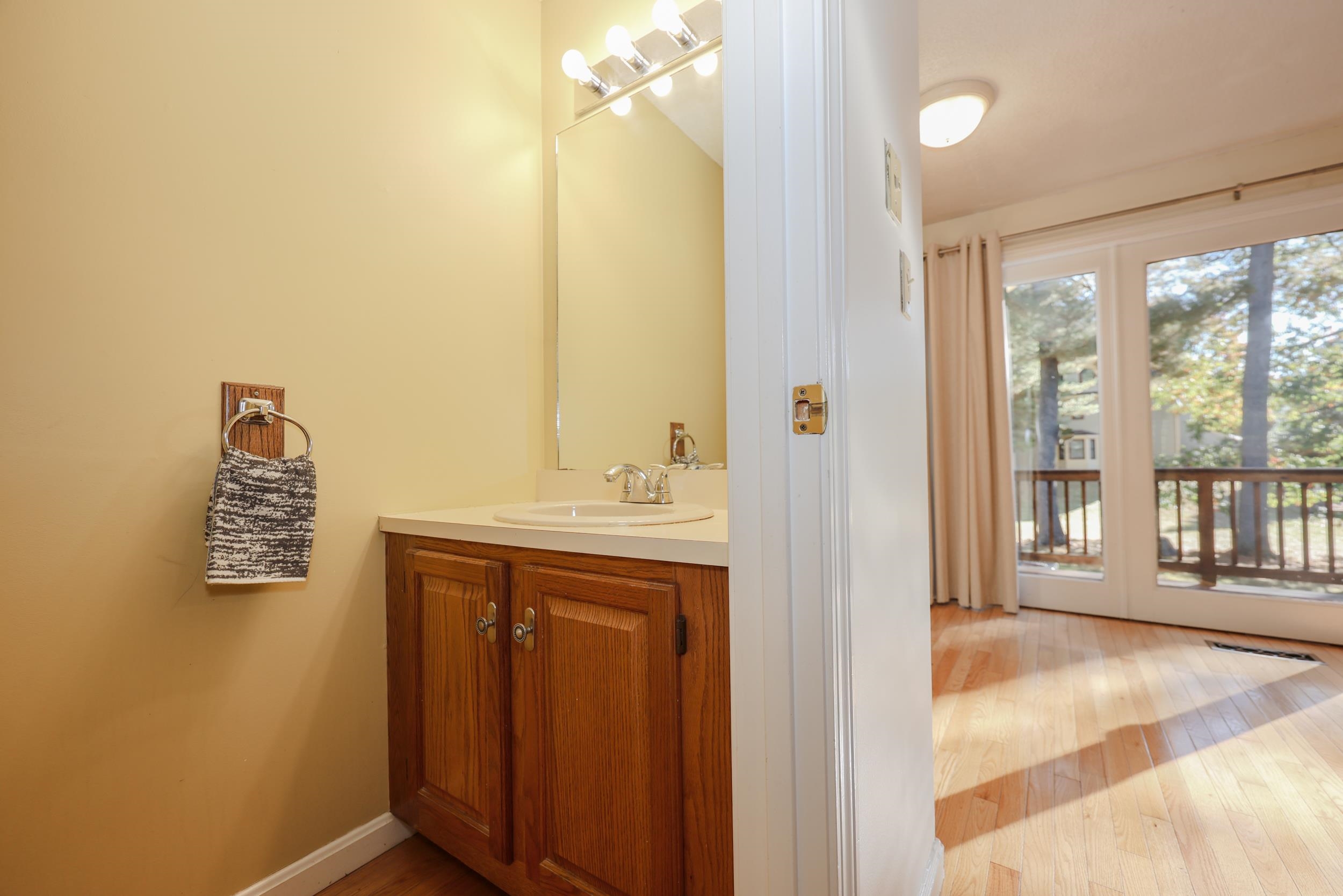 78 Bartemus Trail Nashua, NH 03063 - Photo 4 of 49