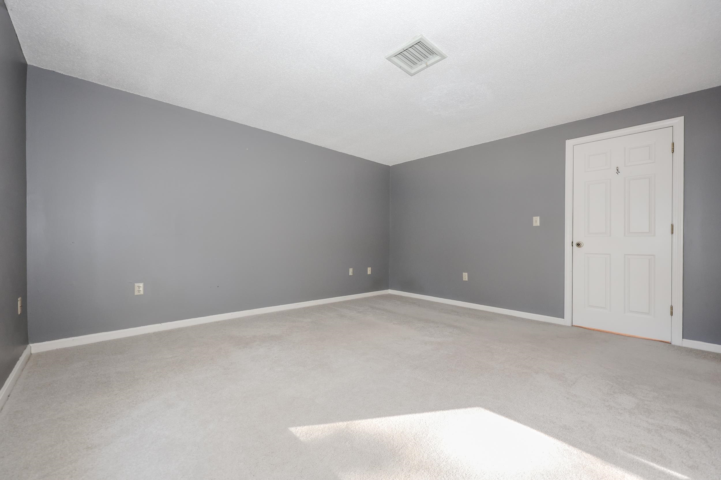 78 Bartemus Trail Nashua, NH 03063 - Photo 7 of 49