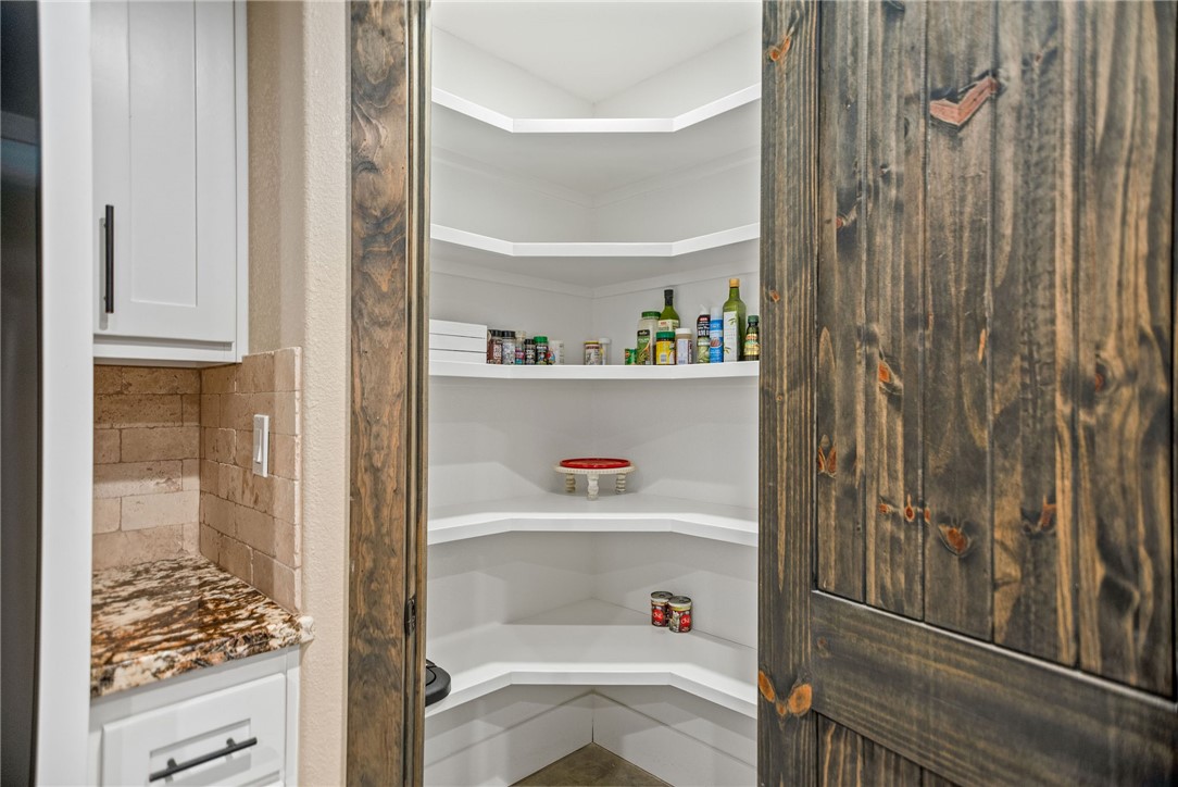 82 Cir Hook Port O'Connor, TX 77982 - Photo 12 of 32 Kitchen Pantry