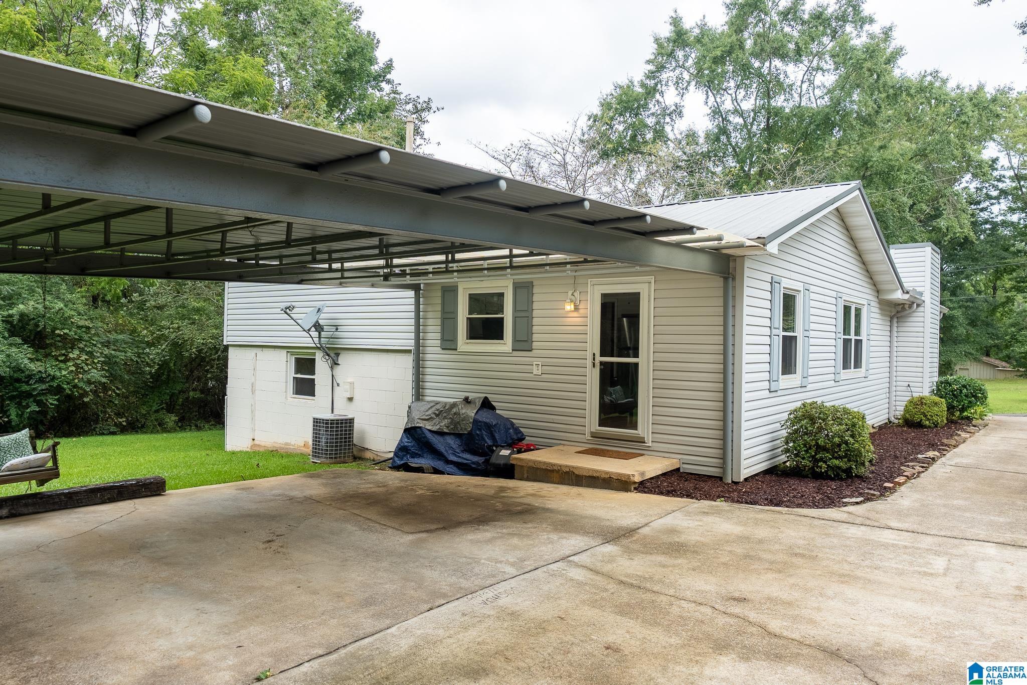 3018 Cooley Road Bessemer, AL 35022 - Photo 3 of 31