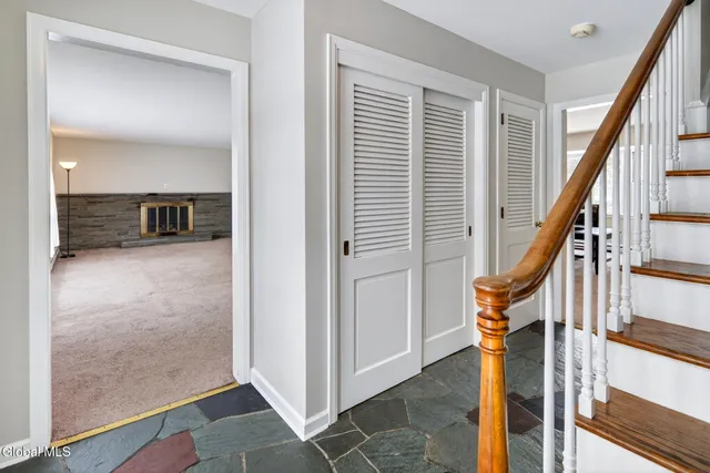 $425,000 | 18 Shady Lane, Guilderland, NY 12203