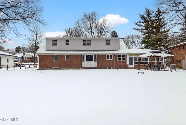 $425,000 | 18 Shady Lane, Guilderland, NY 12203