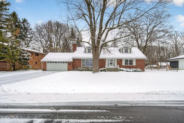 $425,000 | 18 Shady Lane, Guilderland, NY 12203