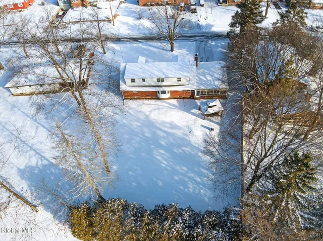 $425,000 | 18 Shady Lane, Guilderland, NY 12203