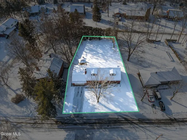 $425,000 | 18 Shady Lane, Guilderland, NY 12203