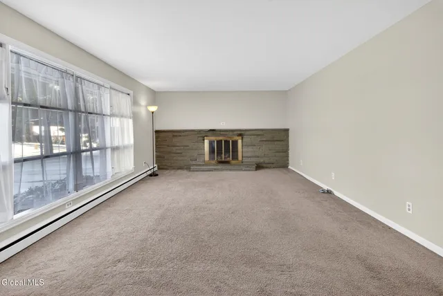 $425,000 | 18 Shady Lane, Guilderland, NY 12203