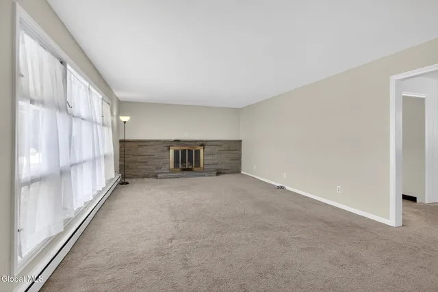 $425,000 | 18 Shady Lane, Guilderland, NY 12203